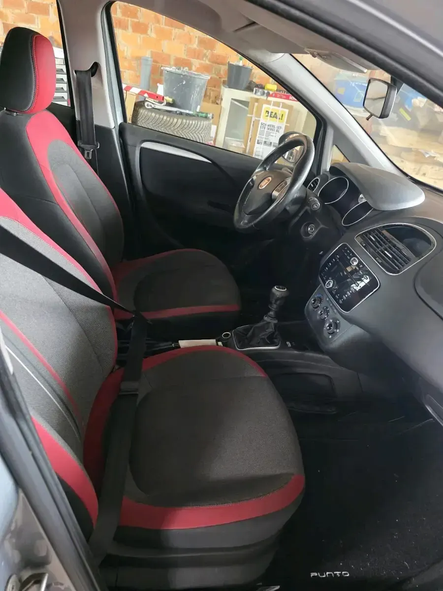 Gebraucht Fiat Punto 78 PS (57 kW) 2012 Silber Kleinwagen