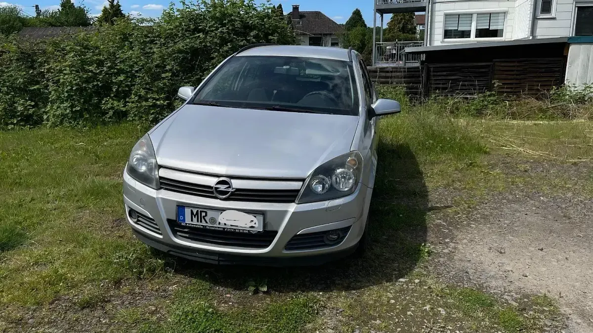 Używany Opel Astra 105 KM (77 kW) 2005 Srebrny Kombi