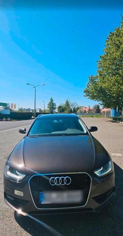 Braun Gebraucht 2012 Audi A4 Kombi | 7.200 € (Superpreis) - Bild 1/4