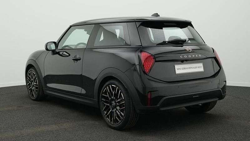 Gebraucht Mini Cooper Favoured 156 PS (114 kW) 2025 Schwarz Kleinwagen