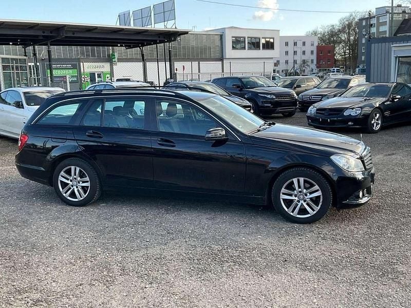 Gebraucht Mercedes C220 170 PS (125 kW) 2012 Schwarz/baltic black Kombi