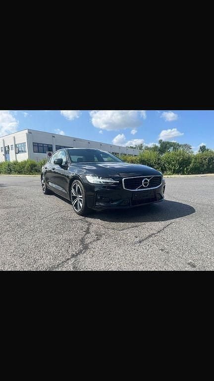 Schwarz Gebraucht 2020 Volvo S60 R-Design Limousine | 22.400 € (Superpreis) - Bild 1/4