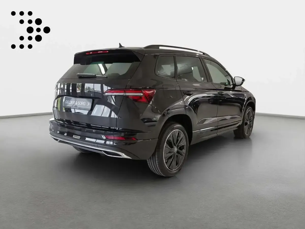 Neu Skoda Karoq SportLine 150 PS (110 kW) 2026 Schwarzmagic perleffekt SUV