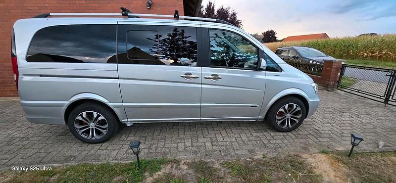 Grau Gebraucht 2011 Mercedes Viano Edition Van / Kleinbus | 13.399 € (Superpreis) - Bild 1/4