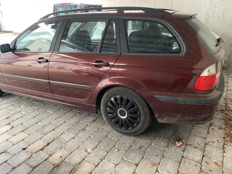 Gebraucht BMW 318 143 PS (105 kW) 2003 Rot Kombi