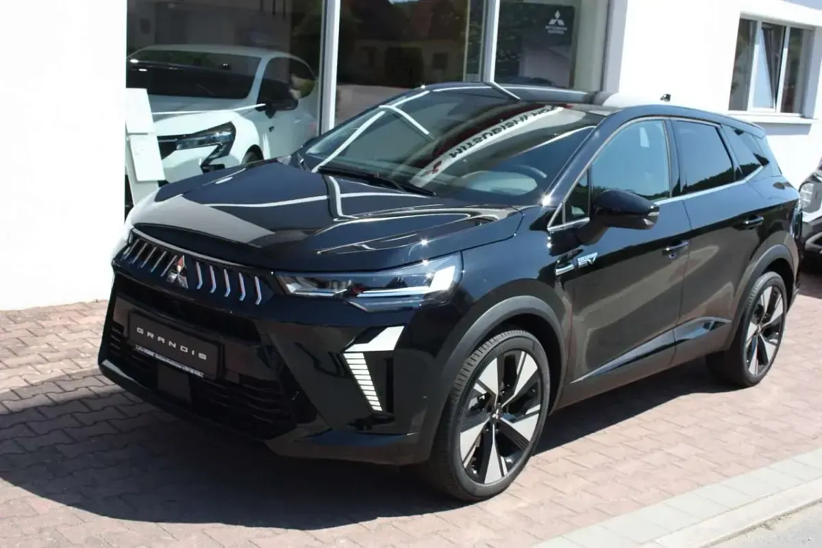 Neu Mitsubishi Grandis Edition 158 PS (116 kW) 2026 Onyxschwarz SUV