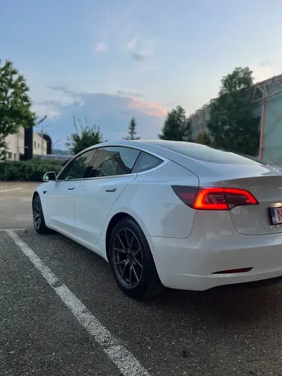 Gebraucht Tesla Model 3 Standard Range Plus 239 kW (325 PS) 2020 Weiß Limousine