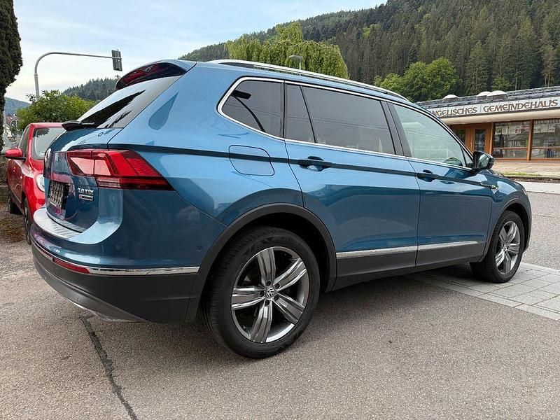 Gebraucht VW Tiguan Allspace Highline 150 PS (110 kW) 2017 Blau SUV