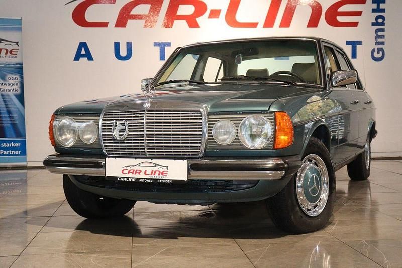 Blau Gebraucht 1979 Mercedes 230 Limousine | 23.888 € - Bild 1/4