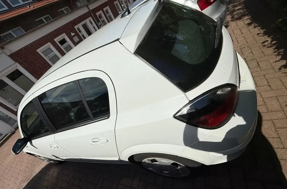 Gebraucht Opel Astra 115 PS (84 kW) 2008 Weiß Limousine