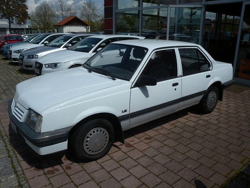 Gebraucht Opel Ascona 75 PS (55 kW) 1989 Weiß Limousine