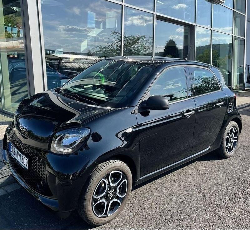 Gebraucht Smart ForFour Electric Drive 60 kW (82 PS) 2022 Schwarz Limousine