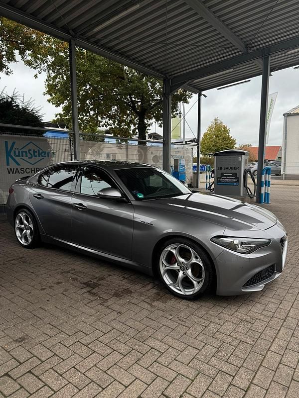 Gebraucht Alfa Romeo Giulia Veloce 219 PS (161 kW) 2017 Grau Limousine