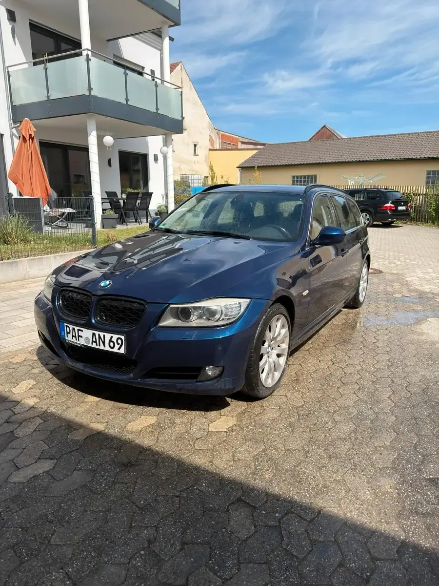Gebraucht BMW 325 204 PS (150 kW) 2011 Blau Kombi
