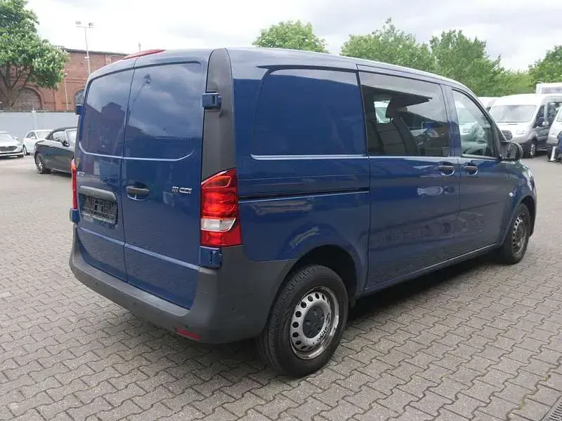 Gebraucht Mercedes Vito 114 PS (83 kW) 2017 Blau Van