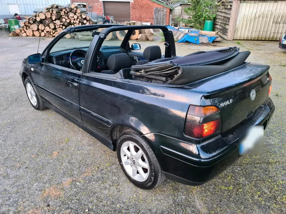 Gebraucht VW Golf 102 PS (75 kW) 2000 Schwarz Cabrio