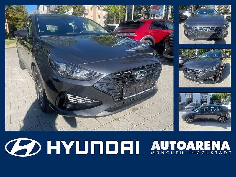Dark knight / mic Gebraucht 2024 Hyundai i30 Trend Limousine | 18.975 € (Fairer Preis) - Bild 1/4