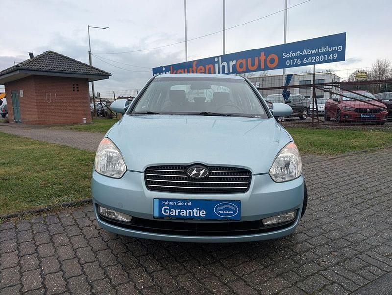 Gebraucht Hyundai Accent 97 PS (71 kW) 2008 Blau (metallic) Limousine