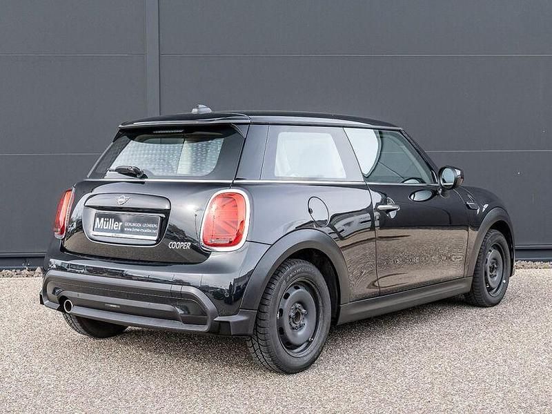 Gebraucht Mini Cooper Essential 136 PS (100 kW) 2023 Schwarz Kleinwagen
