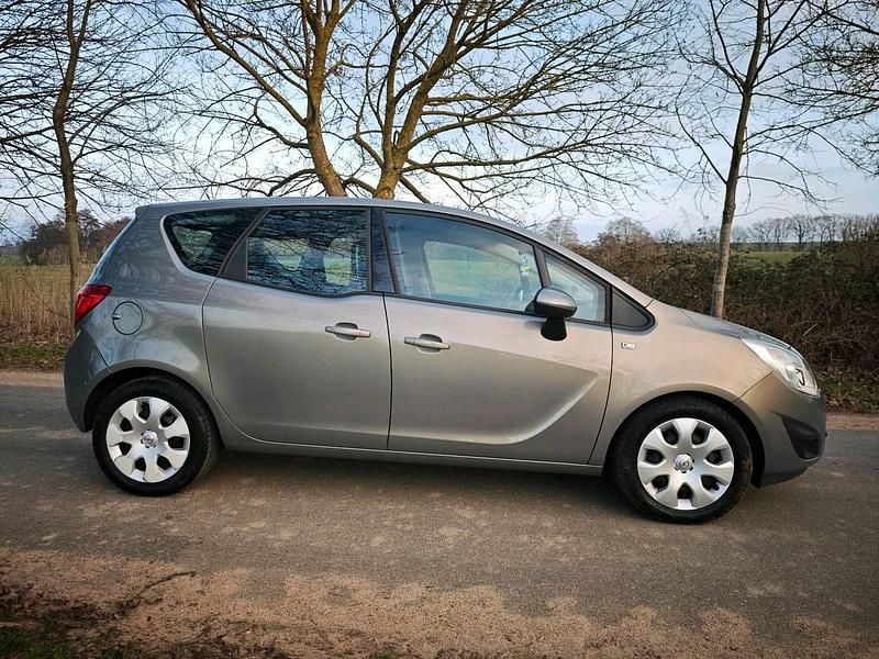 Gebraucht Opel Meriva 120 PS (88 kW) 2013 Braun Van / Kleinbus