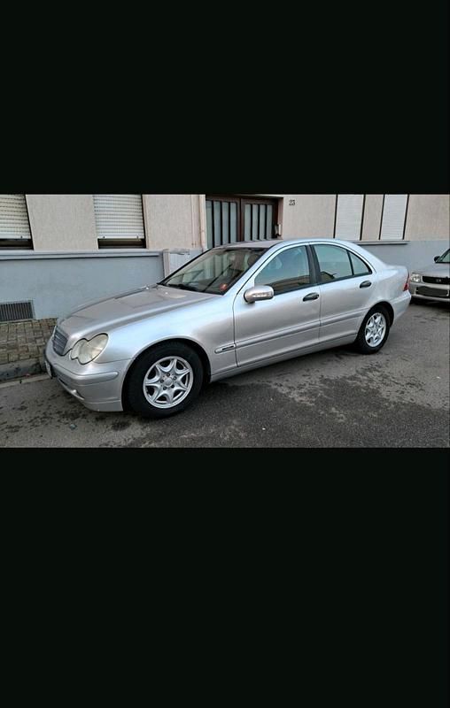Gebraucht Mercedes C180 146 PS (107 kW) 2003 Grau Limousine