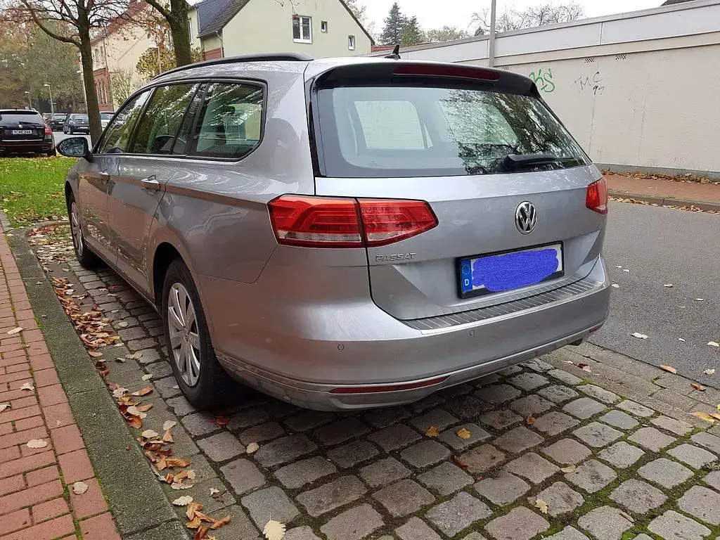 Gebraucht VW Passat 150 PS (110 kW) 2018 Silber Kombi