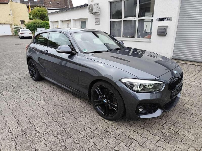 Grau Gebraucht 2019 BMW 118 Coupé M Sport Coupé | 18.900 € (Etwas zu teuer) - Bild 1/4