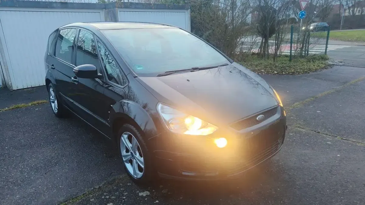 Gebraucht Ford S-MAX Titanium 145 PS (106 kW) 2008 Schwarz Van / Kleinbus