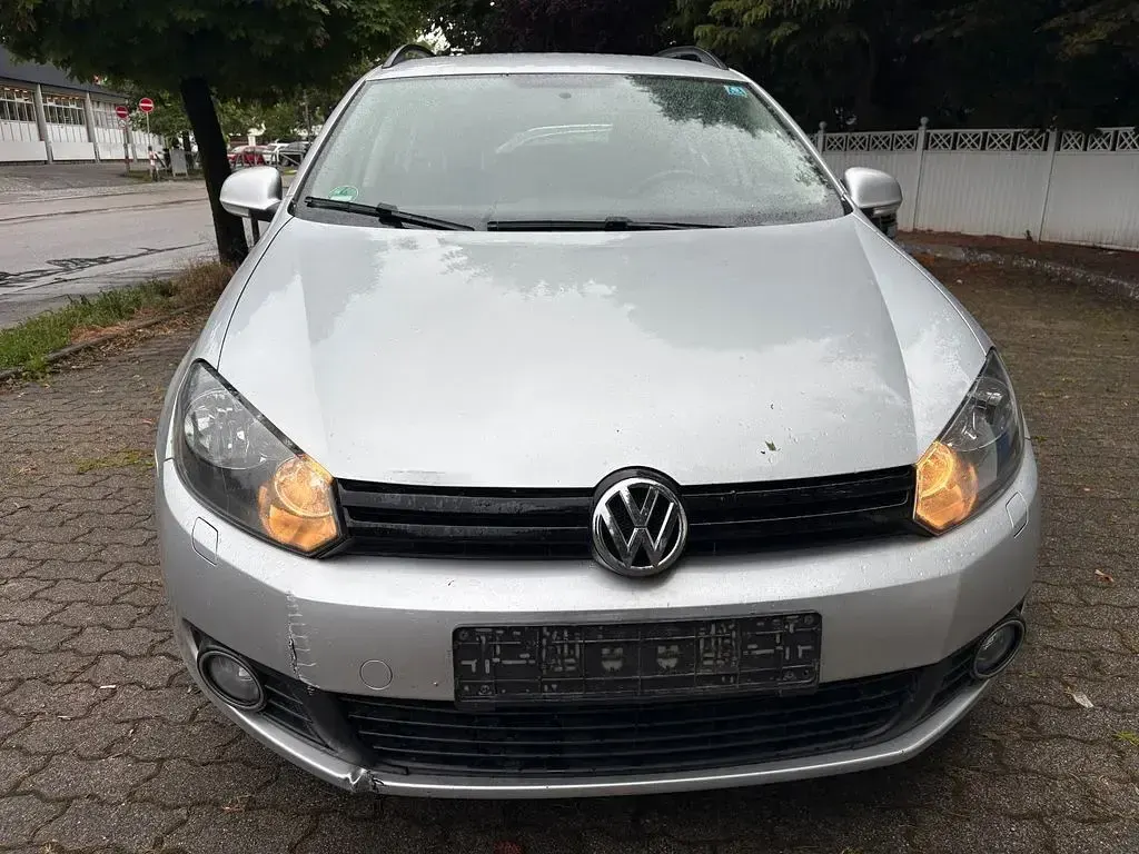 Gebraucht VW Golf VI Comfortline 105 PS (77 kW) 2010 Grau Kleinwagen