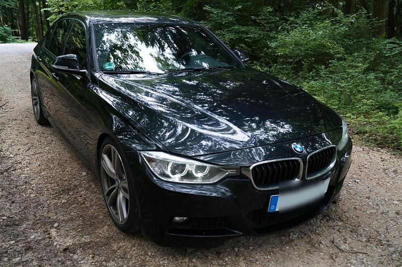 Schwarz Gebraucht 2025 BMW 335 M Sport Limousine | 24.500 € - Bild 1/4