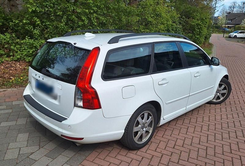 Gebraucht Volvo V50 150 PS (110 kW) 2011 Weiß Kombi