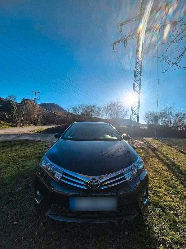 Gebraucht Toyota Corolla 129 PS (94 kW) 2014 Blau Limousine