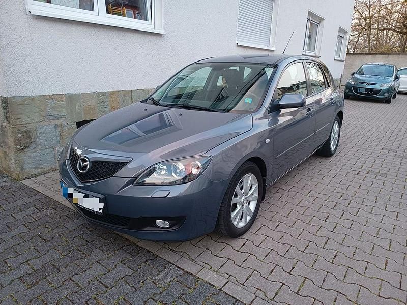Grau Gebraucht 2008 Mazda 3 Limousine | 4.690 € (Etwas zu teuer) - Bild 1/4
