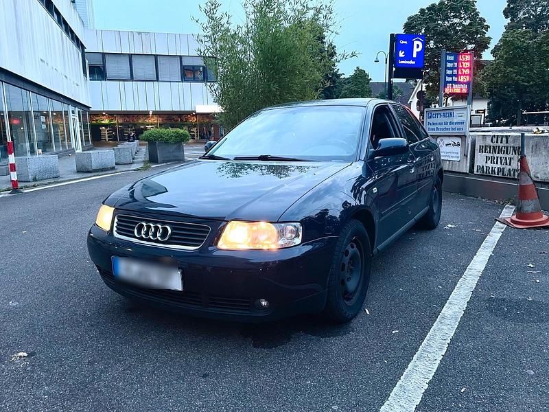 Blau Gebraucht 2001 Audi A3 Limousine | 550 € (Superpreis) - Bild 1/4