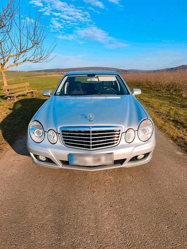 Gebraucht Mercedes E280 231 PS (169 kW) 2006 Silber Limousine