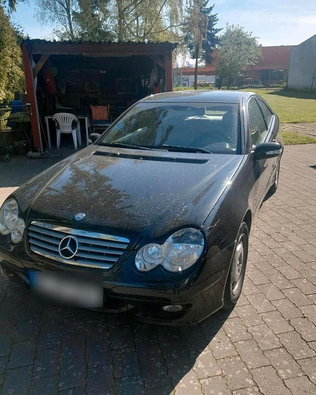 Gebraucht Mercedes C200 122 PS (89 kW) 2004 Schwarz Coupé