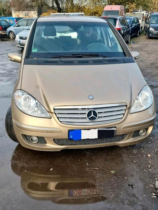 Gebraucht Mercedes A180 109 PS (80 kW) 2005 Gold Kleinwagen