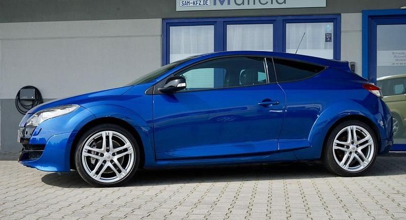 Gebraucht Renault Mégane III R.S. 250 PS (183 kW) 2011 Blau Coupé