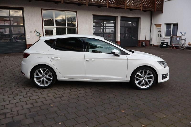 Gebraucht Seat Leon FR 125 PS (91 kW) 2017 Weiß Coupé