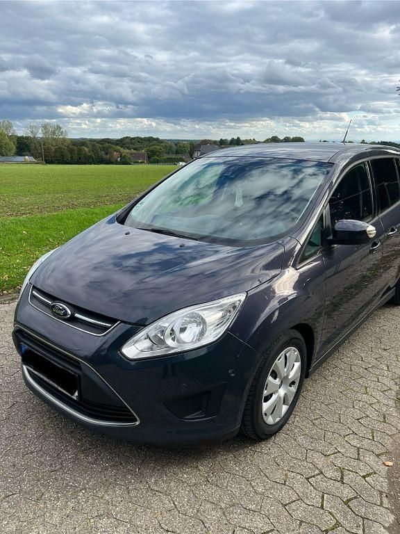 Braun Gebraucht 2014 Ford Grand C-Max Ambiente Van / Kleinbus | 5.000 € (Superpreis) - Bild 1/4