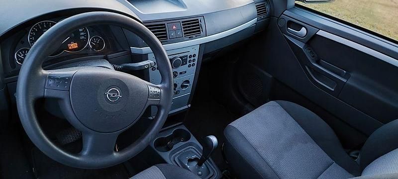 Gebraucht Opel Meriva 101 PS (74 kW) 2005 Silber Van / Kleinbus