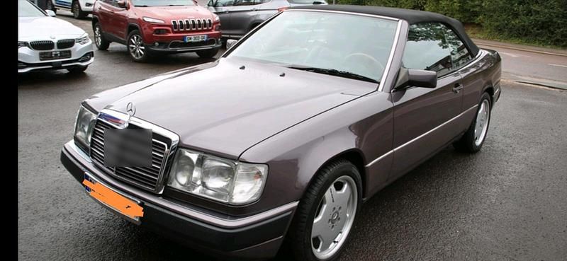 Violet Gebraucht 1992 Mercedes 190 Limousine | 41.999 € - Bild 1/4