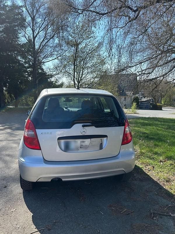 Gebraucht Mercedes A160 95 PS (69 kW) 2010 Silber Limousine