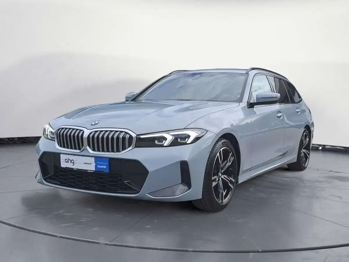 Gebraucht BMW 320 M Sport 184 PS (135 kW) 2025 Grau Kombi