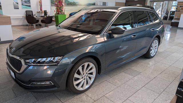 Quarzgrau metallic Gebraucht 2021 Skoda Octavia Style Kombi | 21.990 € (Guter Preis) - Bild 1/4