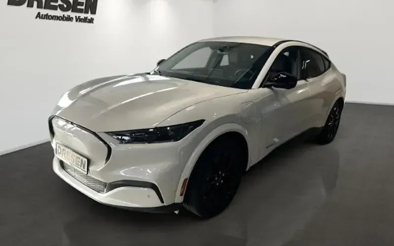 Gebraucht Ford Mustang Mach-E Extended Range 216 kW (294 PS) 2026 Weiß SUV