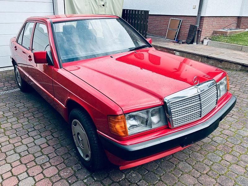 Rot Gebraucht 1987 Mercedes 190 Limousine | 5.900 € - Bild 1/4