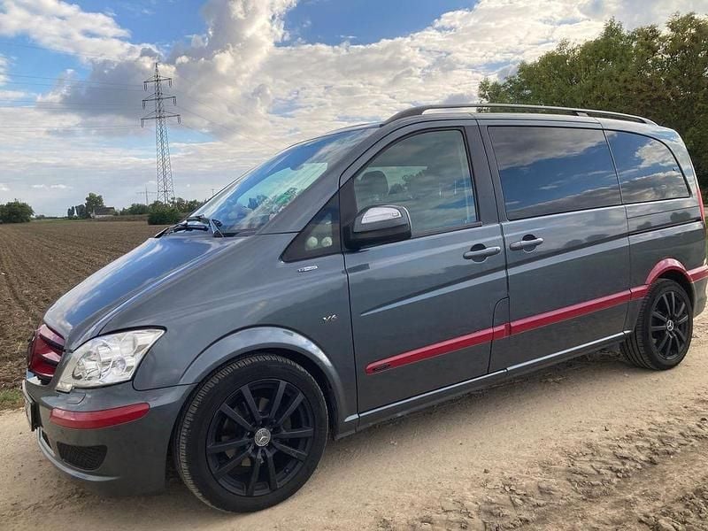 Grau Gebraucht 2013 Mercedes Viano Van / Kleinbus | 19.000 € (Guter Preis) - Bild 1/4