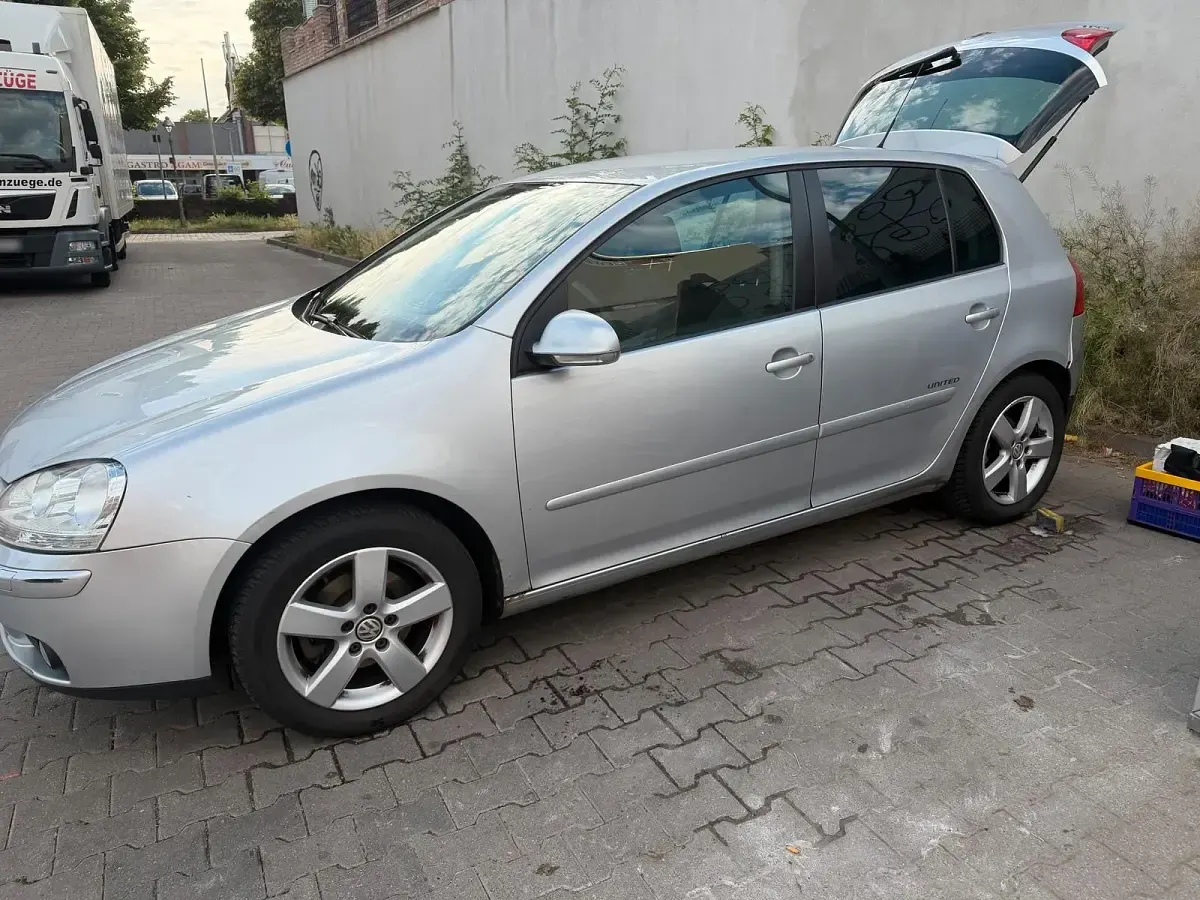 Gebraucht VW Golf V 80 PS (58 kW) 2008 Silber Kleinwagen