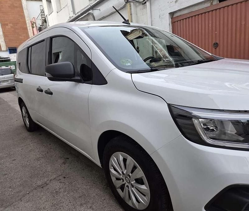 Gebraucht Renault Kangoo Basis 95 PS (69 kW) 2024 Weiß Van / Kleinbus